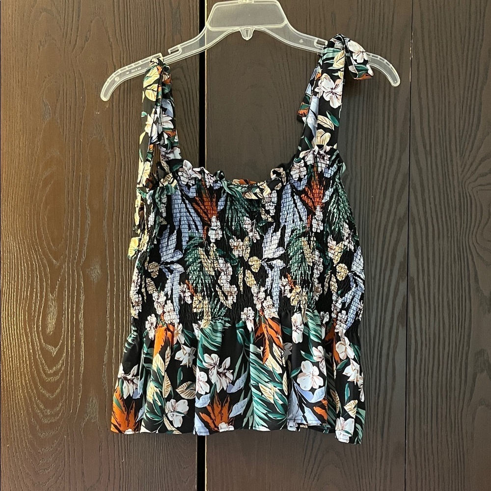 Rachel Zoe strapped short top. Size Medium.